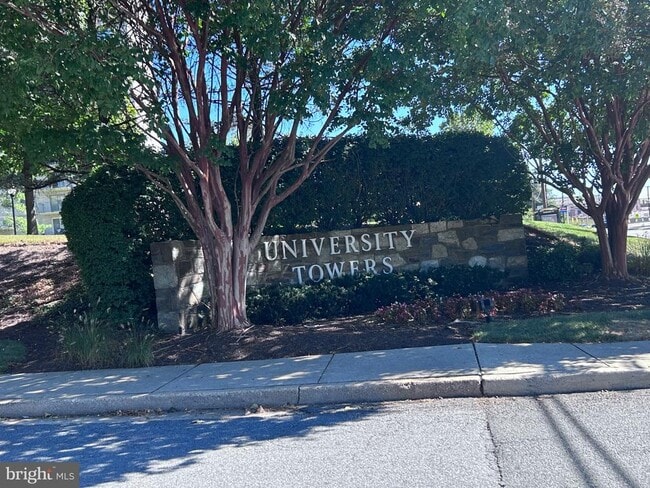 Foto del edificio - 1111 University Blvd W
