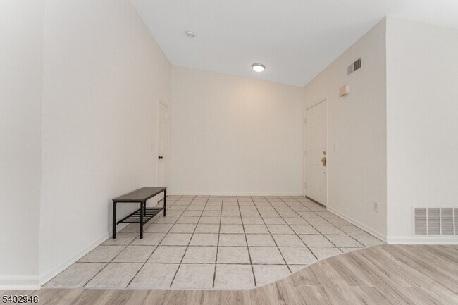 Building Photo - 48 Westchester Terrace