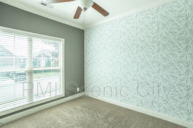 Foto del edificio - 6628 Kenton Ridge Cir