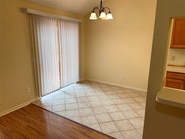 Building Photo - 2831 Lakefield Way