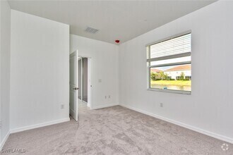 Building Photo - 2591 Vine Ave