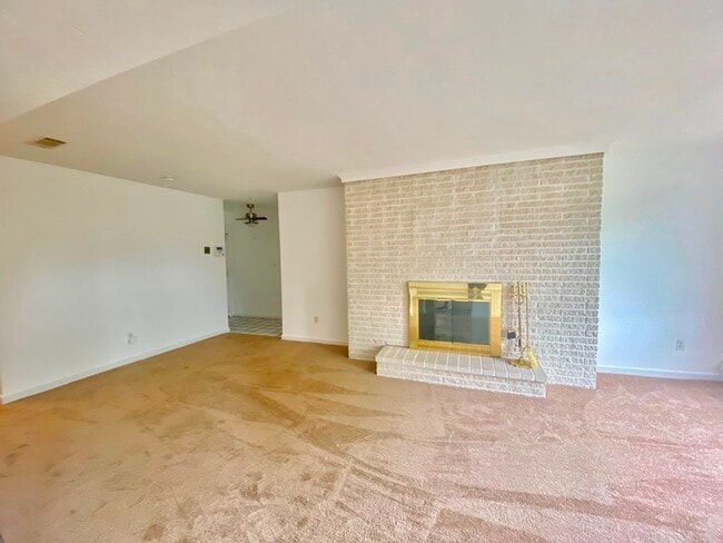 Building Photo - 84 Walpole St