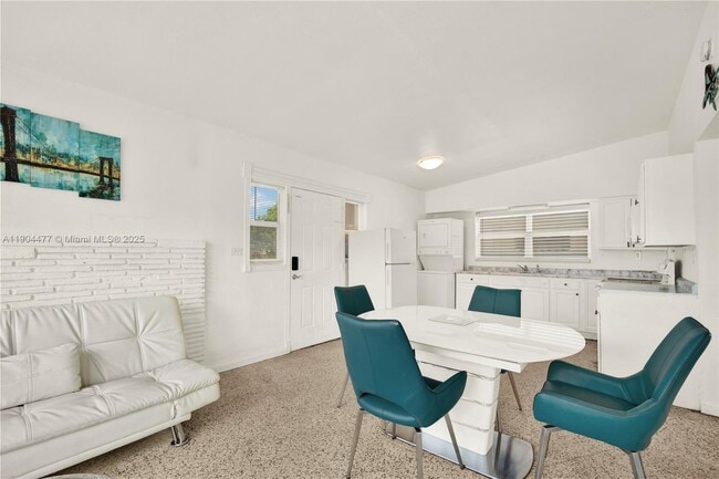 Foto del edificio - 1236 NE 109th St