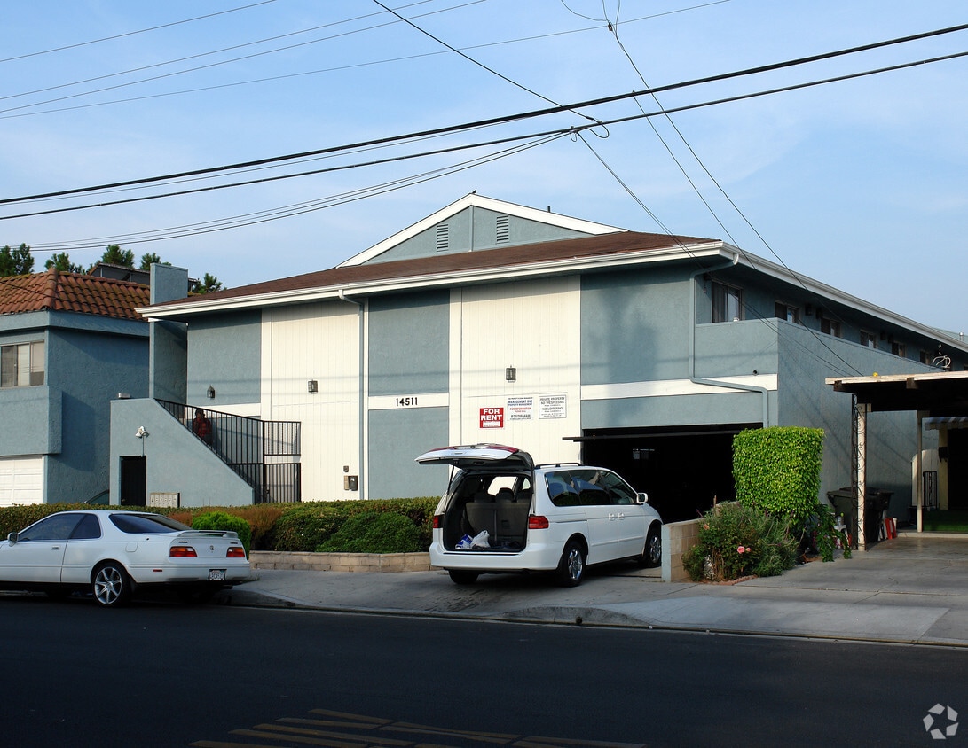 14511 Larch Ave, Hawthorne, CA 90250 14511 Larch Ave Hawthorne, CA Apartments for Rent in