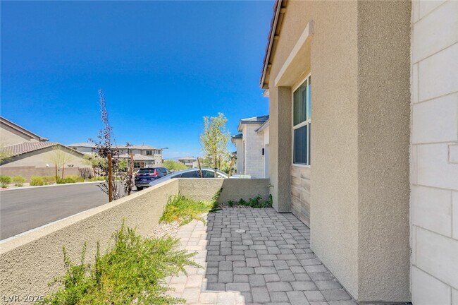 Building Photo - 11831 Giroma Ave