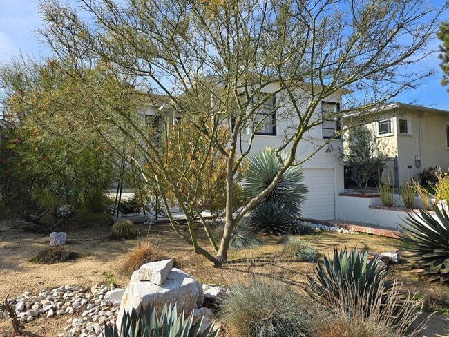 Building Photo - Charming 3-Bedroom Home for Rent Near Cal ...