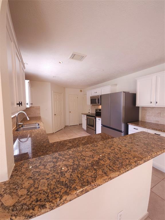 Foto del edificio - 22510 Holly Lake Dr