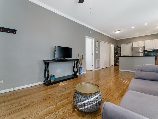 Foto del edificio - 1637 W Wrightwood Ave