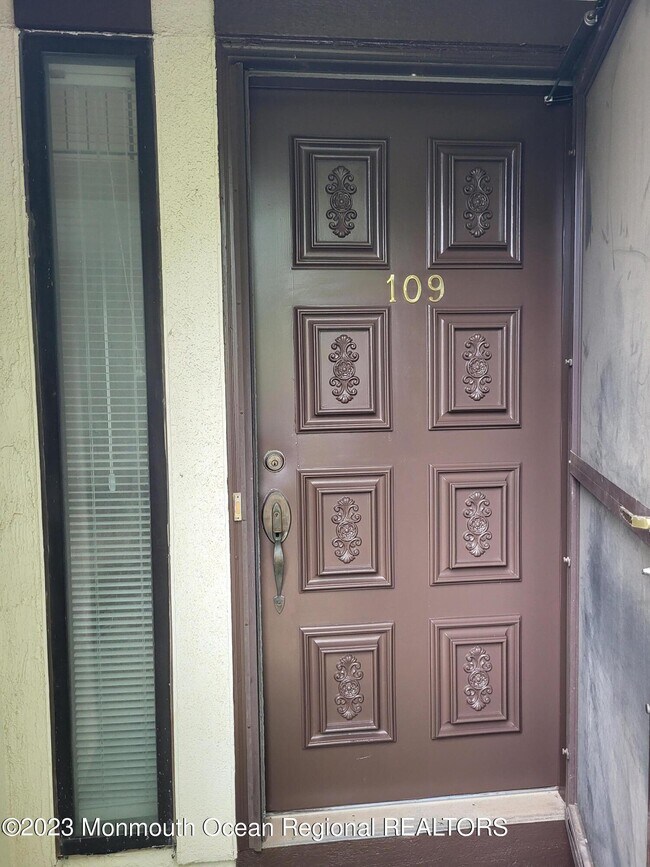 Building Photo - 109 Tower Hill Dr
