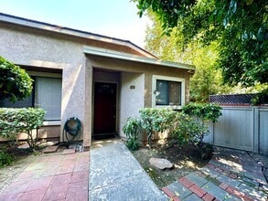 Building Photo - 501 Wayland Ct