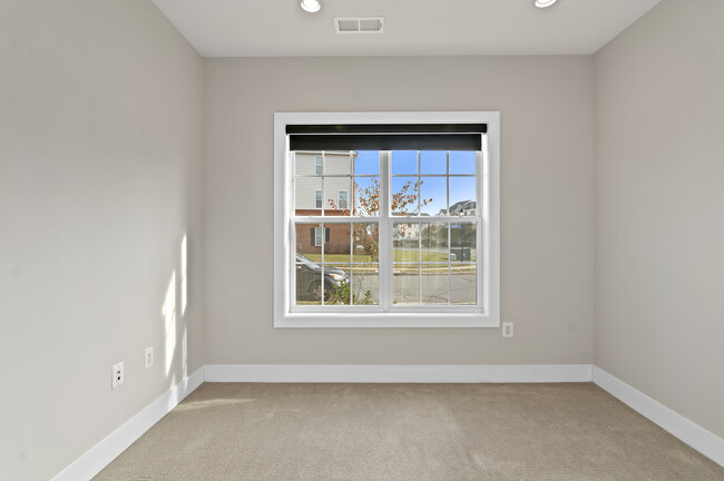 Building Photo - 23149 Dunlop Heights Ter