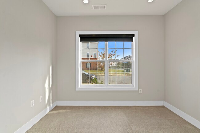 Foto del edificio - 23149 Dunlop Heights Ter