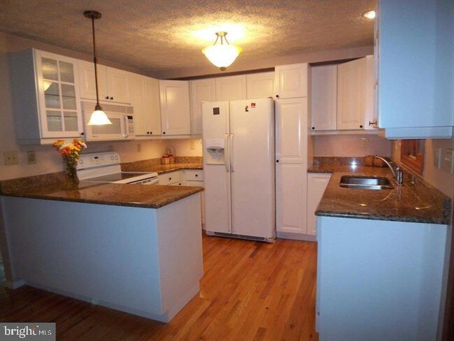 Building Photo - 8490 Rippled Creek Ct