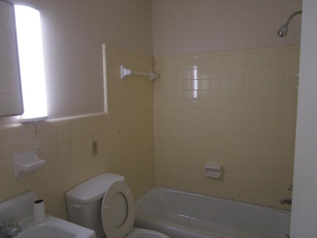 Foto del edificio - 113 Willow Dr