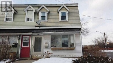 Building Photo - 2398 Gerrard St E