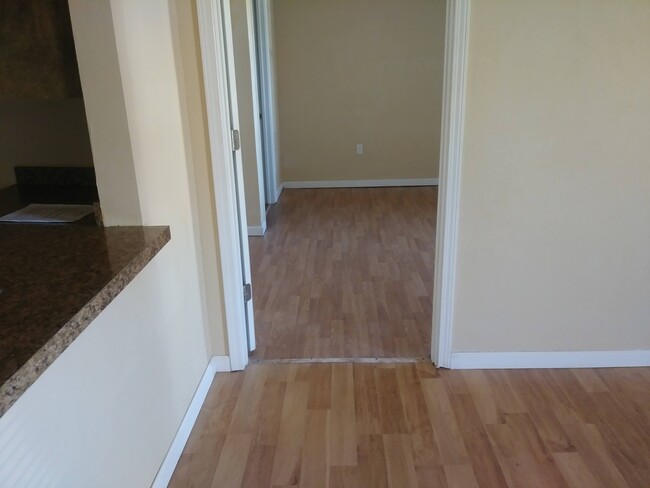 Foto del edificio - 3125 E 4th Ave