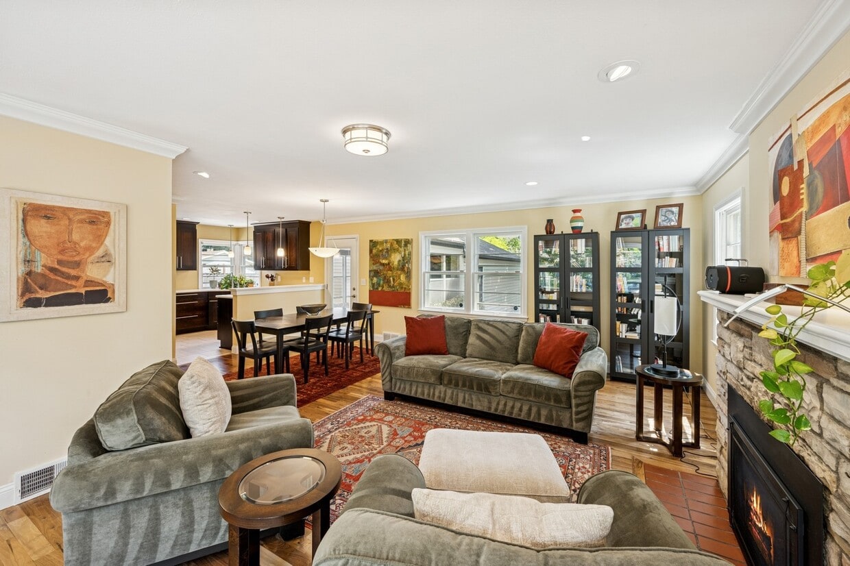 Living/dining/kitchen - 5249 Abbott Ave S