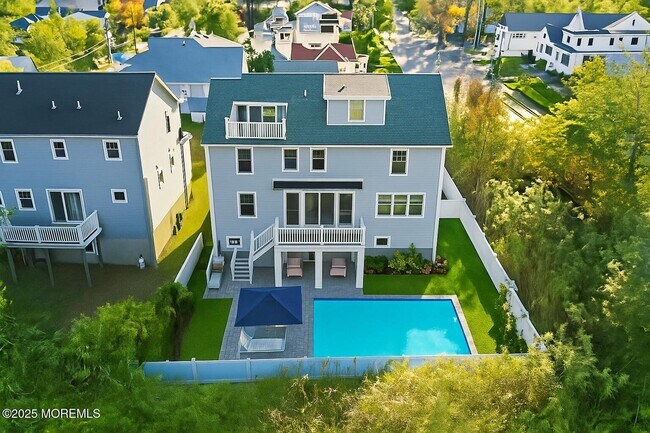 Foto del edificio - 382 Western Ave
