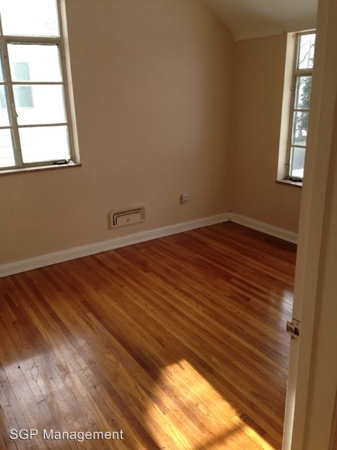Building Photo - 3937 Wallwerth Dr