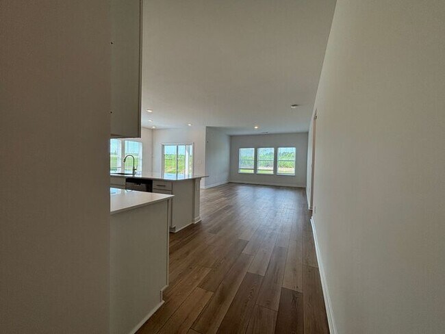 Foto del edificio - MOVE IN SPECIAL