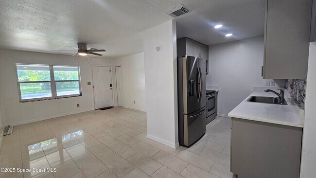 Building Photo - 1307 Park Manor Dr