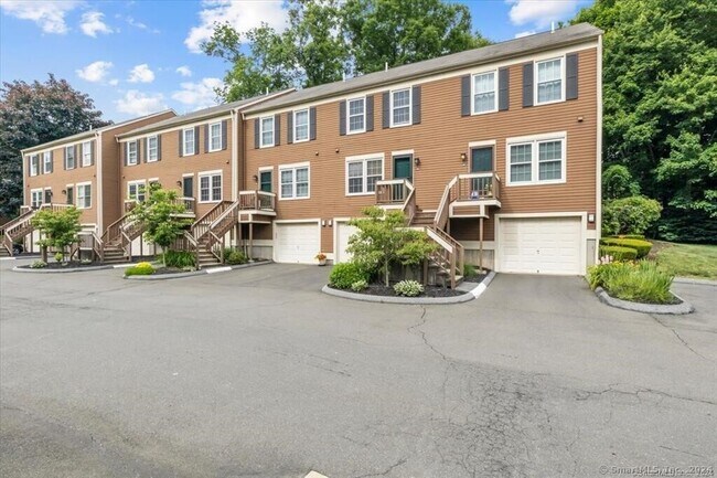 Foto del edificio - 49 Foxbridge Village Rd
