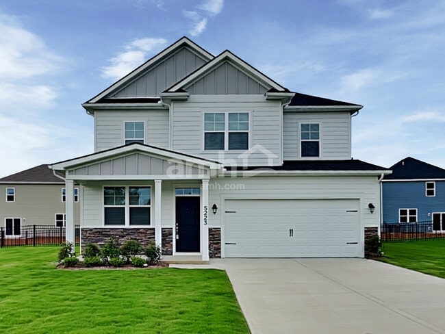 Building Photo - 5223 Valor Dr