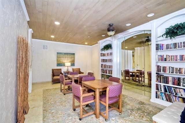 Foto del edificio - 4600 Lamont St