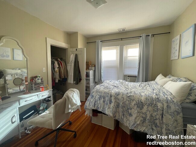 Foto del edificio - 209 Chestnut Hill Ave