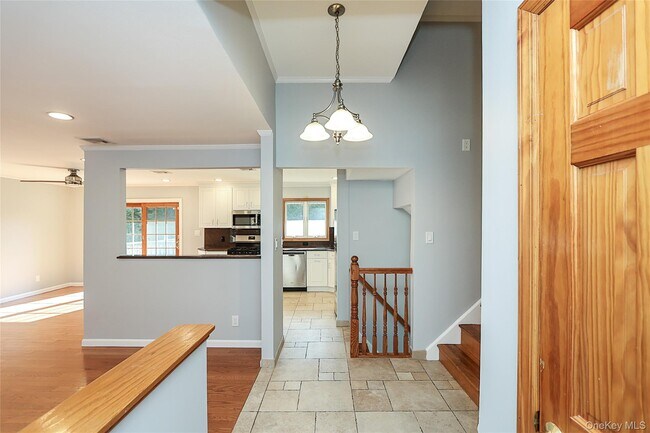 Foto del edificio - 91 Birchwood Park Dr