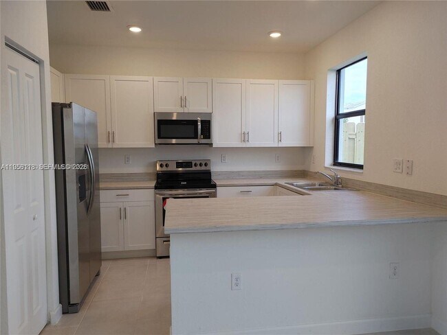 Building Photo - 13313 SW 287th Ter