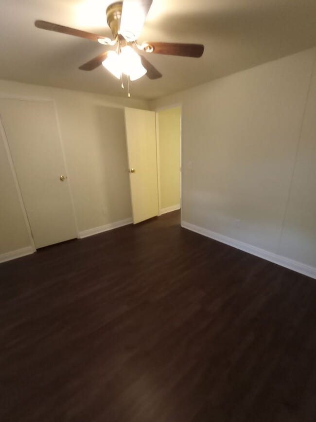 Building Photo - 3 Bed Charming Updated Home Silver Springs