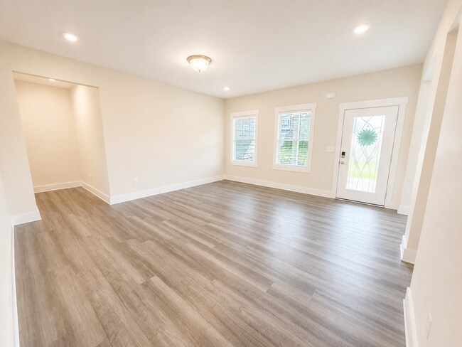 Building Photo - 404 Cattail Holw Wy