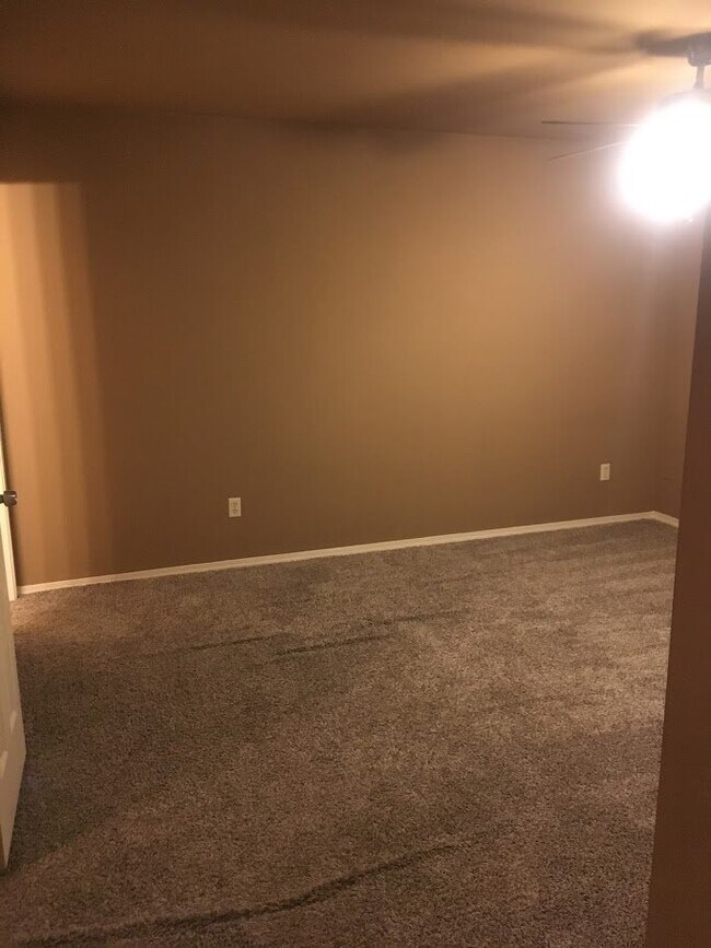 Foto del edificio - 719-721 N Storer Ave