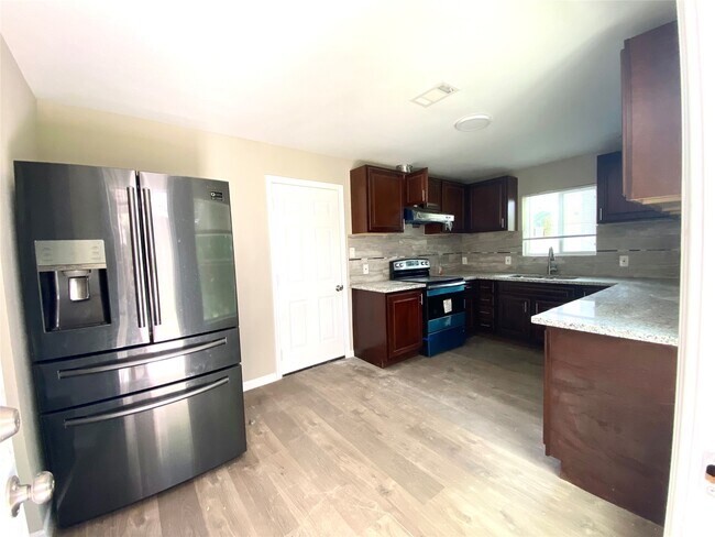 Foto del edificio - 4411 Buena Vista St