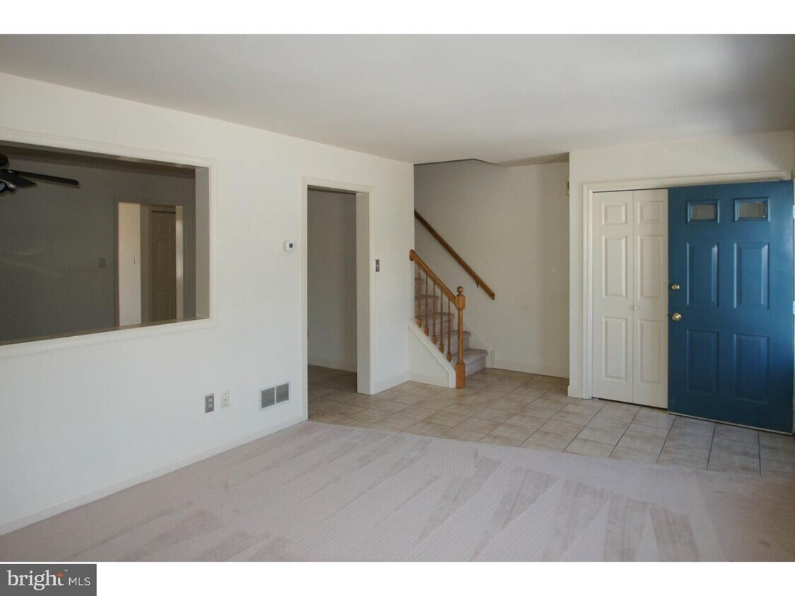 Primary Photo - 201 S 2nd Ave