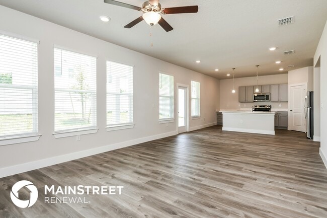 Building Photo - 313 Pine St