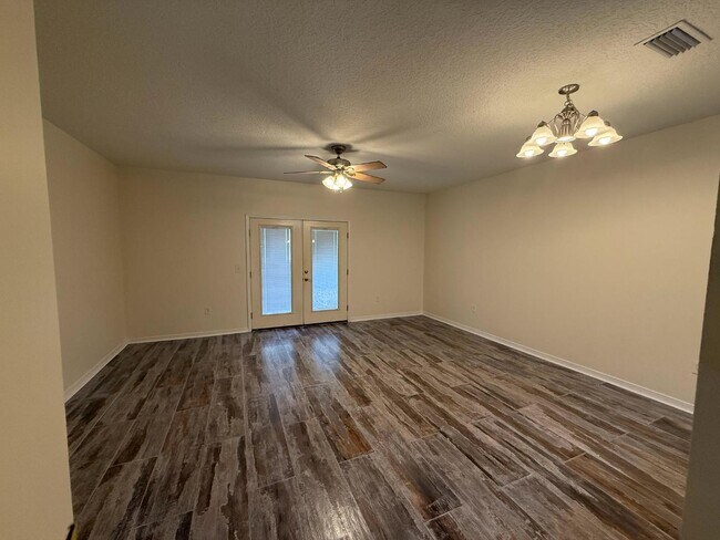 Building Photo - 2190 Monument Rd