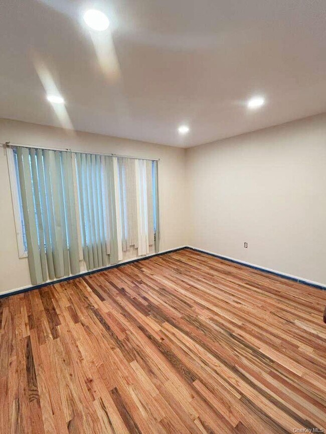 Foto del edificio - 20 Courtney Pl