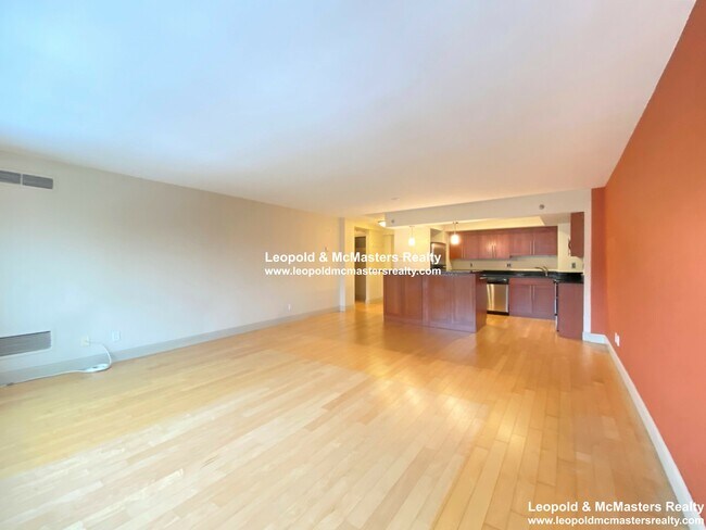 Foto del edificio - 1618 Beacon St