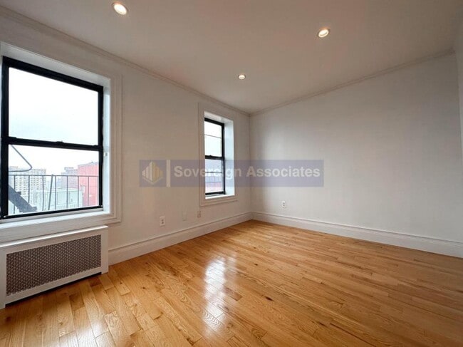 Building Photo - 3 bedroom in NEW YORK NY 10031