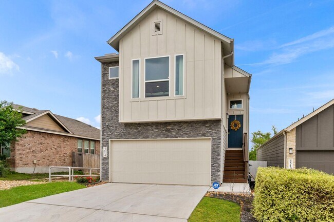 Building Photo - Former Model Home Available For Rent!