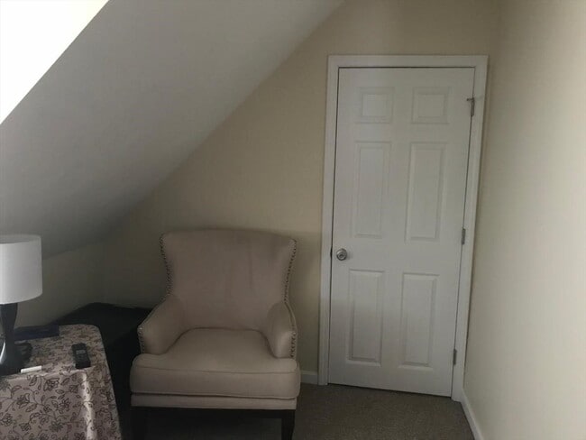 Building Photo - 37 Hodges Ave