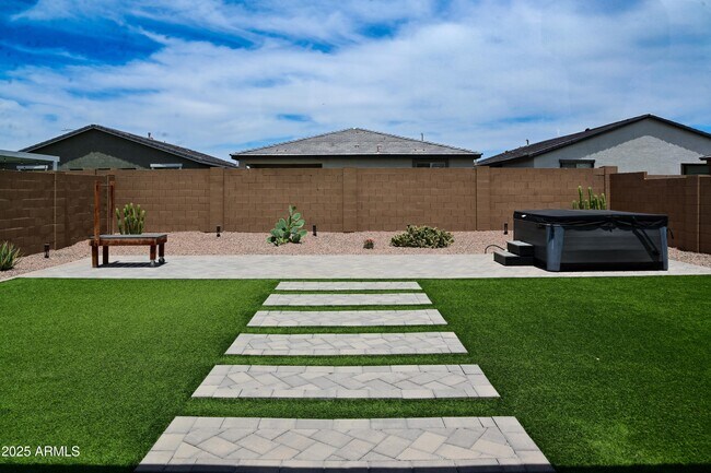 Foto del edificio - 5626 W Western Star Blvd