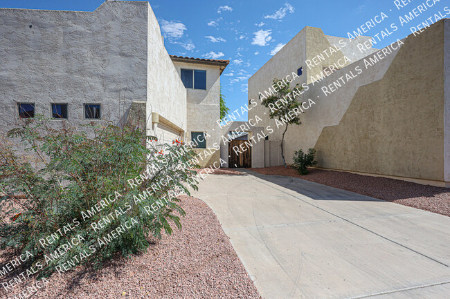 Foto del edificio - 544 N Alma School Rd