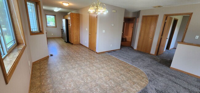Foto del edificio - Beautiful 3 Bed, End Unit, Town Home for Rent