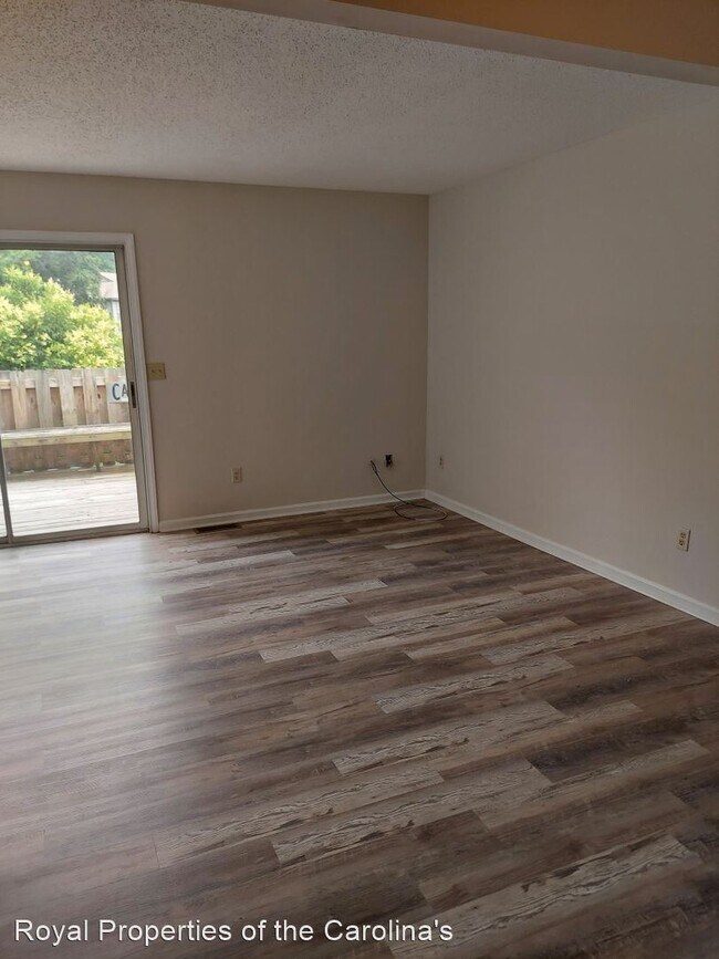 Foto del edificio - 3 br, 2 bath House - 675 Lex Drive