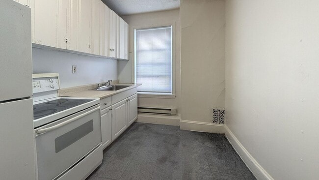 Photo - 169 W Norris St Apartment