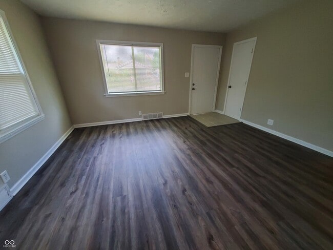 Building Photo - 6019 Oak Ave