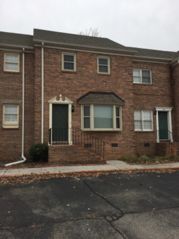 Foto principal - 487 Bramblewood Ln